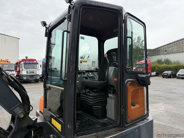 Miniekskavators Bobcat E55 MINIKOPARKA GĄSIENNICOWA