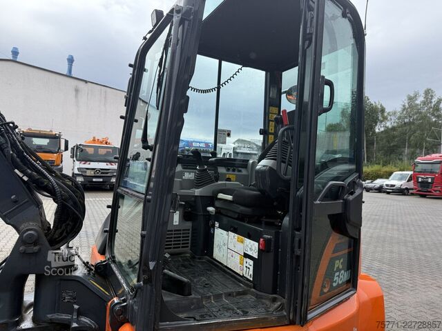 Miniekskavators Komatsu PC58MR-5E0 MINIKOPARKA GĄSIENNICOWA