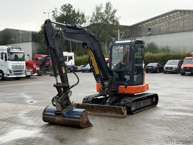 Minibagr Komatsu PC58MR-5E0 MINIKOPARKA GĄSIENNICOWA