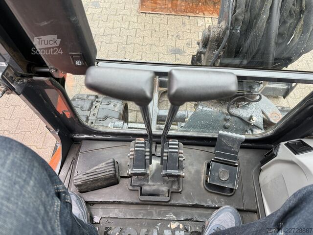 Minibagr Komatsu PC58MR-5E0 MINIKOPARKA GĄSIENNICOWA
