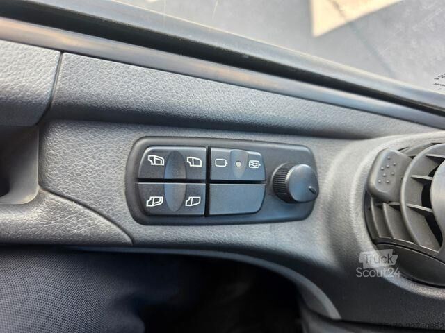 Plattformanhänger Mercedes-Benz Atego 1018 A 4x4 Pritsche mehrfach vorh.