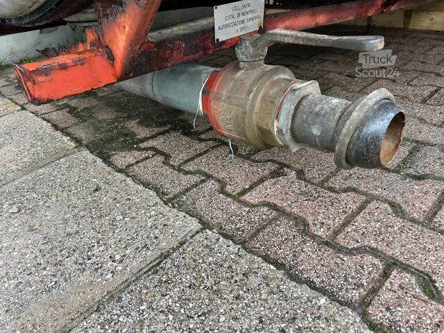 Spezial-LKW  CISTERNA USATA NON SCARRABILE IN FERRO