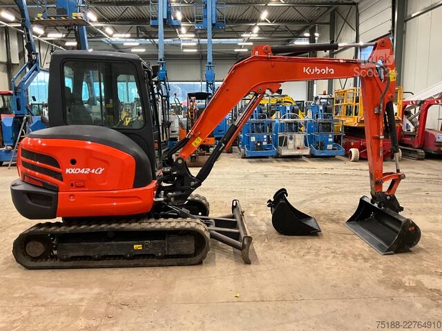Miniexcavadora Kubota KX 042-4 A
