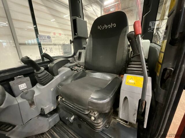 Miniexcavadora Kubota KX 042-4 A