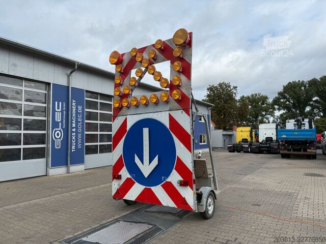 Remorque  Sperranhänger AT93