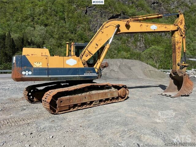 Пълзящ багер Komatsu PC200-3 Excavator W/ Toothed Bucket. WATCH VIDEO