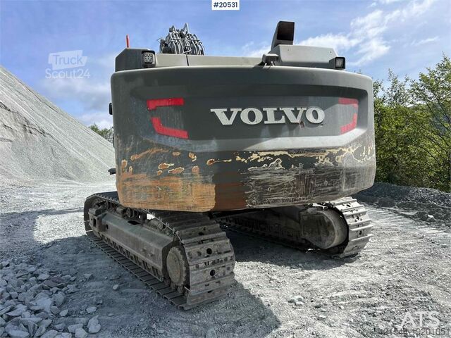 Crawler excavator Volvo EC480 E excavator w/ cleaning bucket. WATCH VIDEO