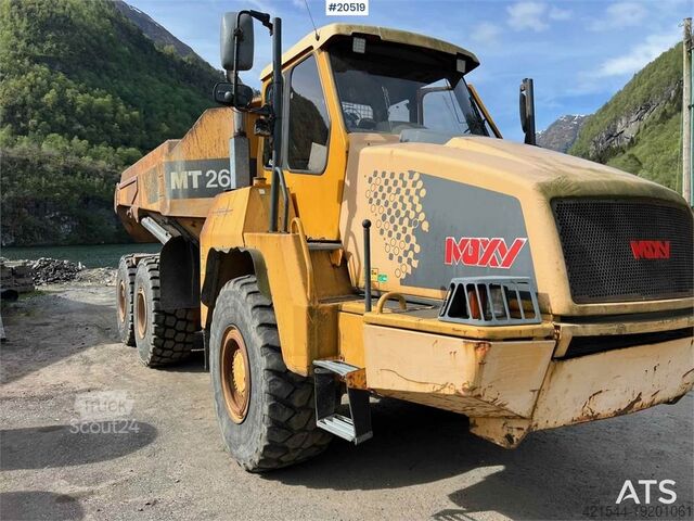 Dumper Moxy MT26 w/ white plates. WATCH VIDEO