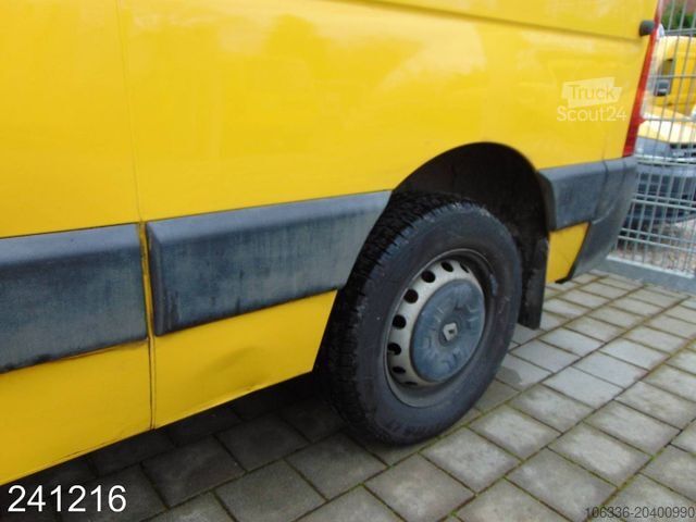 Fourgon surélevé RENAULT Master 2.3 dCi 145 L2H2 -Klima-Regalsystem-Kamer