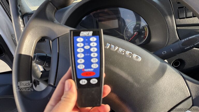 камион с кука за контейнери Iveco eurocargo eurocargo 120 el 18 carroattrezzi