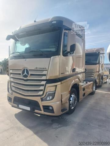 Tracteur routier standard Mercedes-Benz Actros 1853