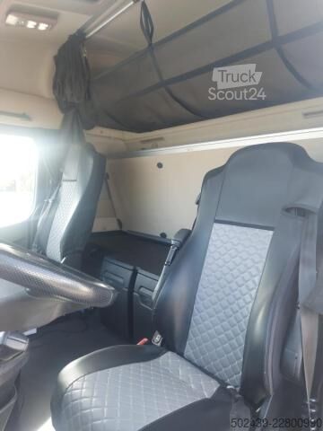 Tracteur routier standard Mercedes-Benz Actros 1853