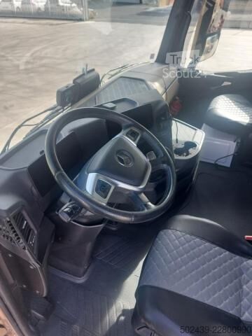 Tracteur routier standard Mercedes-Benz Actros 1853