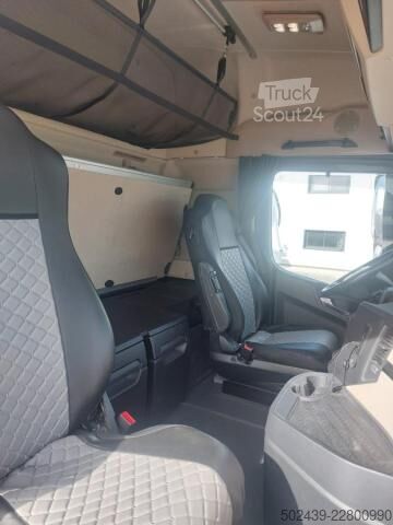 Tracteur routier standard Mercedes-Benz Actros 1853