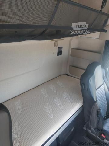 Tracteur routier standard Mercedes-Benz Actros 1853
