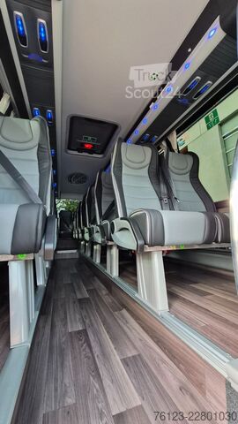 Minibus MERCEDES-BENZ 519 Sunset S 4 Ferqui Lagerfahrzeug Stock