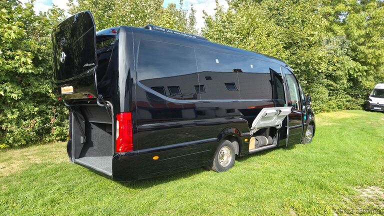 Minibus MERCEDES-BENZ 519 Sunset S 4 Ferqui Lagerfahrzeug Stock