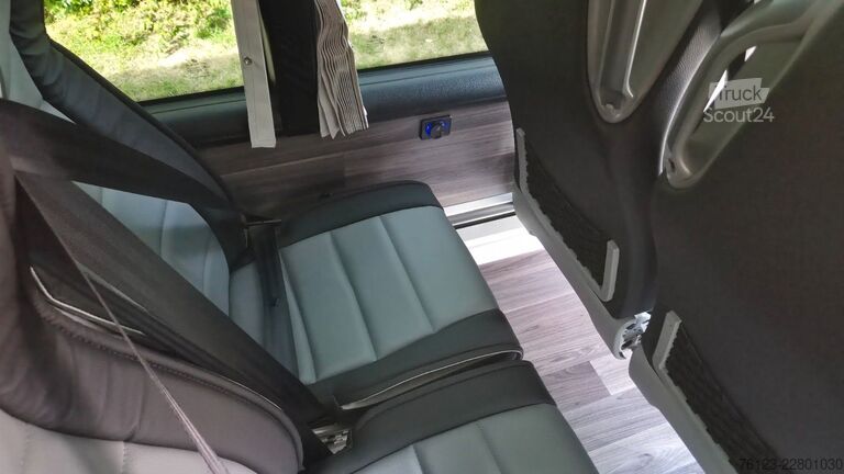 Minibus MERCEDES-BENZ 519 Sunset S 4 Ferqui Lagerfahrzeug Stock