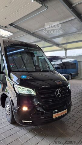 Minibus MERCEDES-BENZ 519 Sunset S 4 Ferqui Lagerfahrzeug Stock