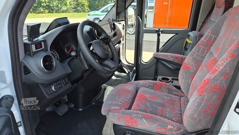 Kleinbus MERCEDES-BENZ 30 Sitzer Schul- Transferbus 519 Lagerfahrzeug