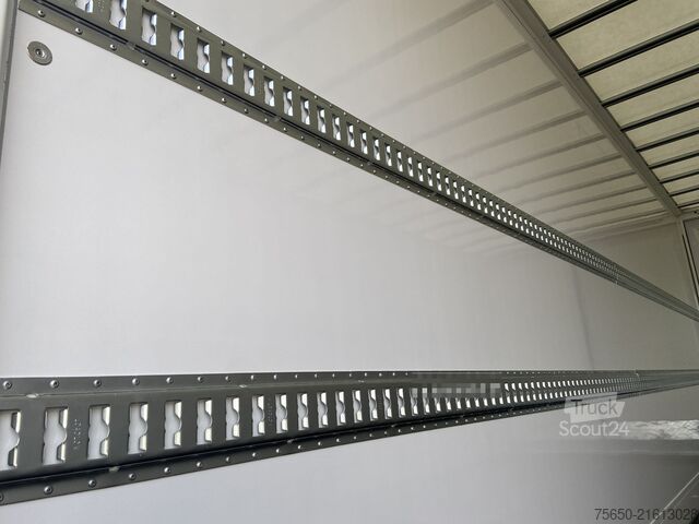 Prikolica sa sandukom Möslein TKO 105 D 7m weiß  Tandem- Koffer, Durchladbar, -- Neufahrzeug --