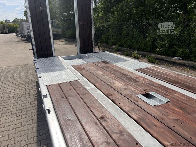 Low loader trailer Möslein T4 VB H1 gerade  neuer 4 Achs Tieflader gerade hydraulischen Rampen