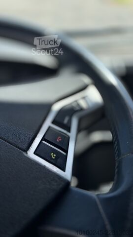 Slēgta autovedēja piekabe Renault T 440
