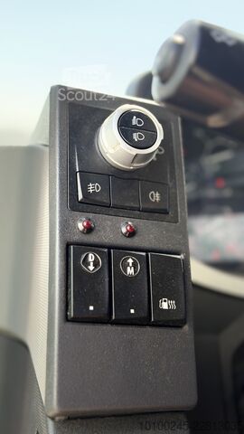 Slēgta autovedēja piekabe Renault T 440