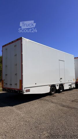 Slēgta autovedēja piekabe Renault T 440