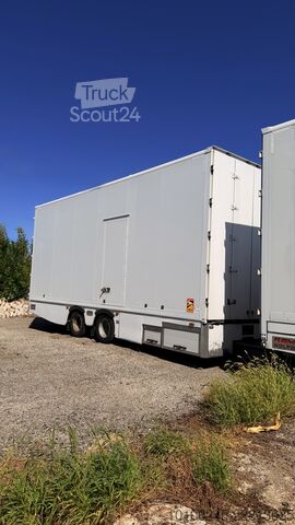 Slēgta autovedēja piekabe Renault T 440