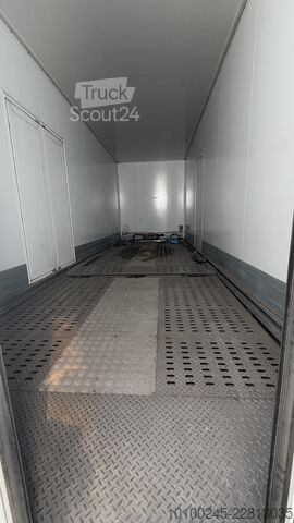 Slēgta autovedēja piekabe Renault T 440