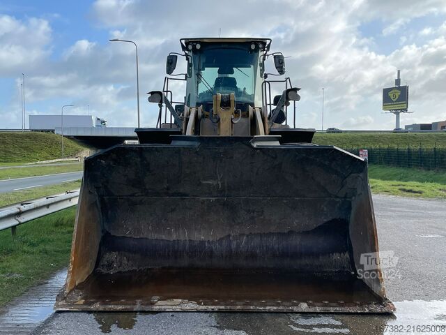 Chargeuse Caterpillar 966M