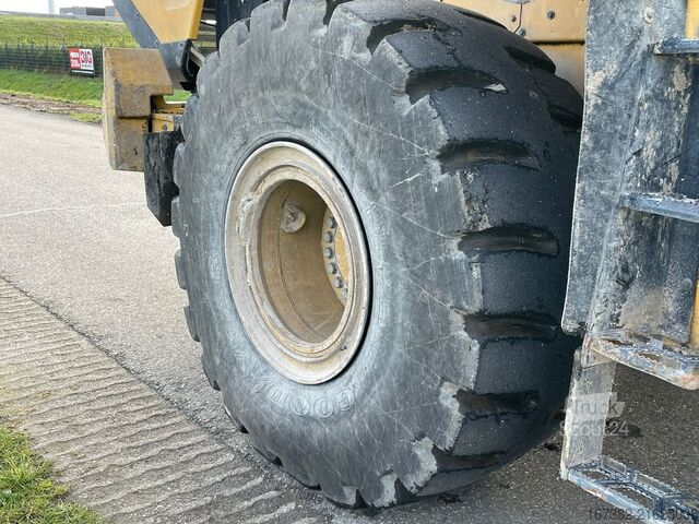 Chargeuse Caterpillar 966M