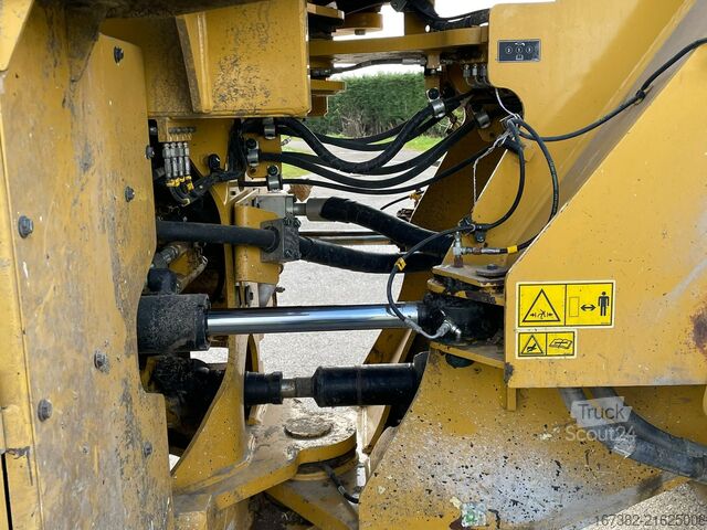 Chargeuse Caterpillar 966M