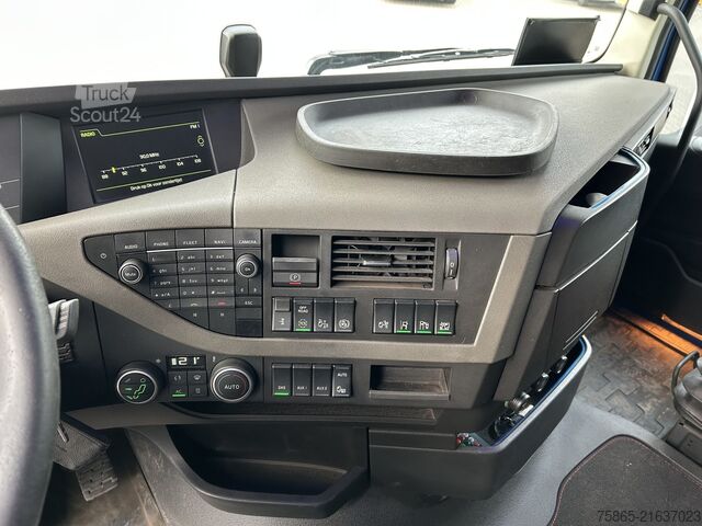 Standard tractor Volvo FH 460 Globetrotter / Dynamic Steering / 2 Tank...