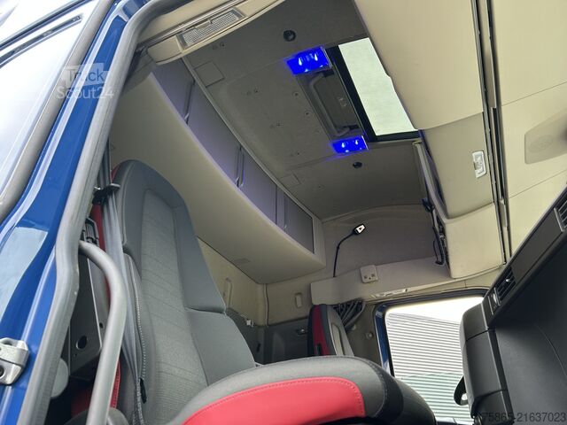 Standard tractor Volvo FH 460 Globetrotter / Dynamic Steering / 2 Tank...