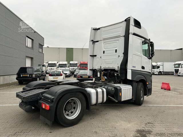 Standard tractor Mercedes-Benz Actros 1845 Gigaspace / Tacho V2 / PTO - Hydrau...
