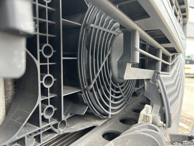 Standard tractor Mercedes-Benz Actros 1845 Gigaspace / Tacho V2 / PTO - Hydrau...