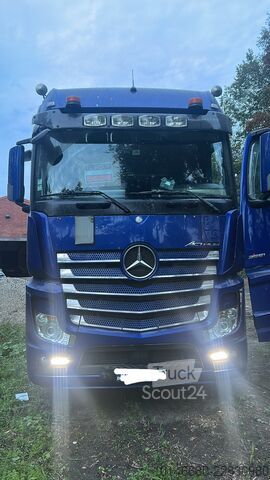 Nákladné vozidlo s výmennou nadstavbou Mercedes-Benz Actros 2551