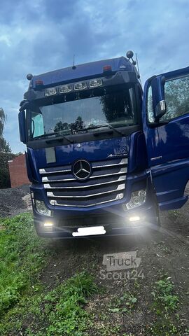 Nákladné vozidlo s výmennou nadstavbou Mercedes-Benz Actros 2551