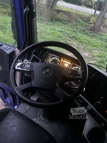 Nákladné vozidlo s výmennou nadstavbou Mercedes-Benz Actros 2551