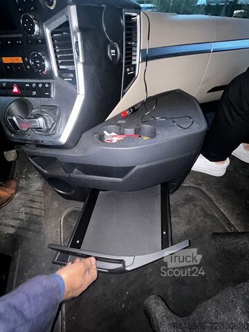 Nákladné vozidlo s výmennou nadstavbou Mercedes-Benz Actros 2551