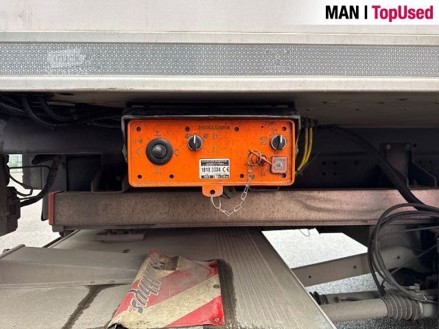 Вантажівка спеціального призначення MAN TGM 18.320 4X2 BL