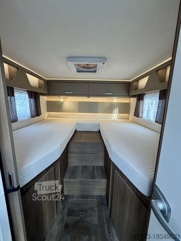 Półzintegrowany kamper CARADO T457 "Maxxfan"