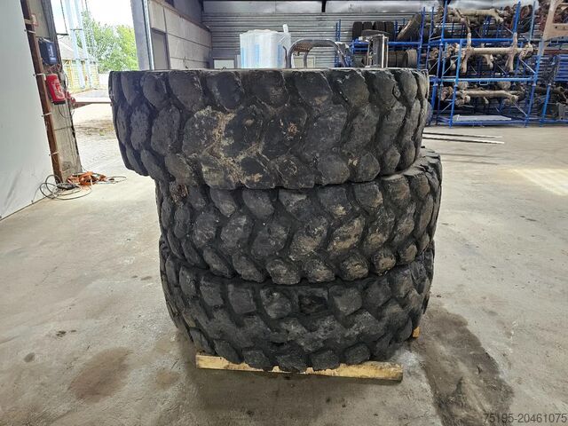 Pneus Michelin 18.00 R33