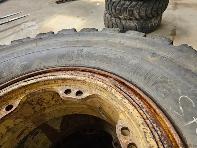 Pneus Michelin 18.00 R33