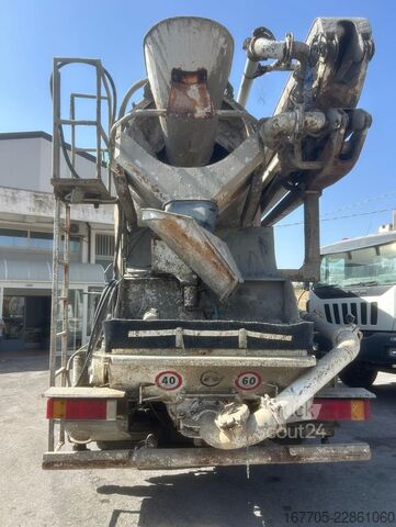 Autopompa per calcestruzzo Astra HD8 84.45