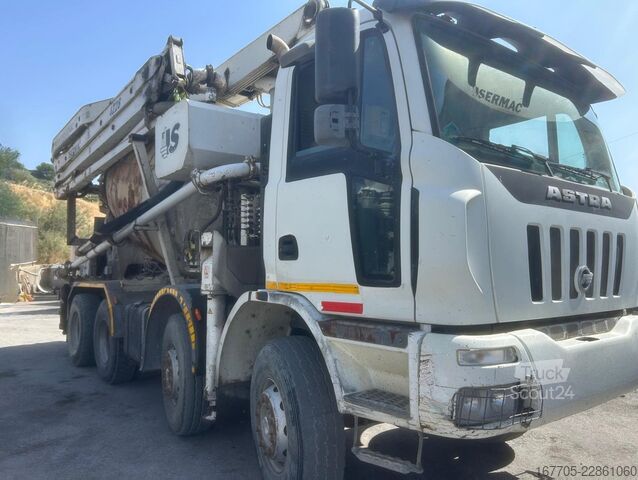 Autopompa per calcestruzzo Astra HD8 84.45