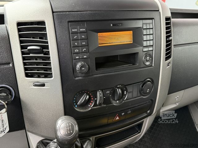 Pick-up bestelwagen MERCEDES-BENZ Sprinter 311 CDI DoKa 6-Sitzer 2,7m Pritsche AHK