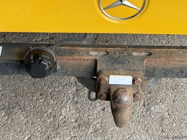 Pick-up bestelwagen MERCEDES-BENZ Sprinter 311 CDI DoKa 6-Sitzer 2,7m Pritsche AHK